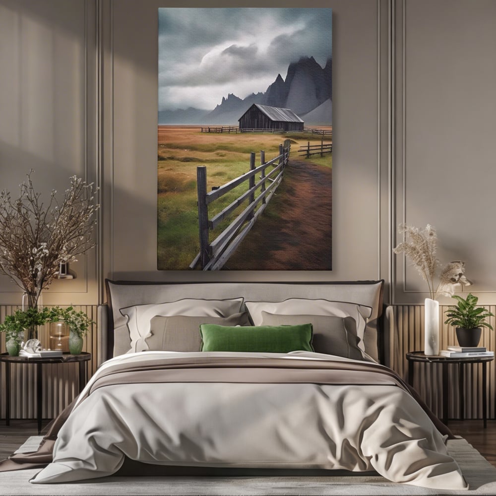 Tablou canvas cu tablou cu peisaj montan si gard de lemn, fara rama, pe sasiu de lemn, pe perete intr-un dormitor