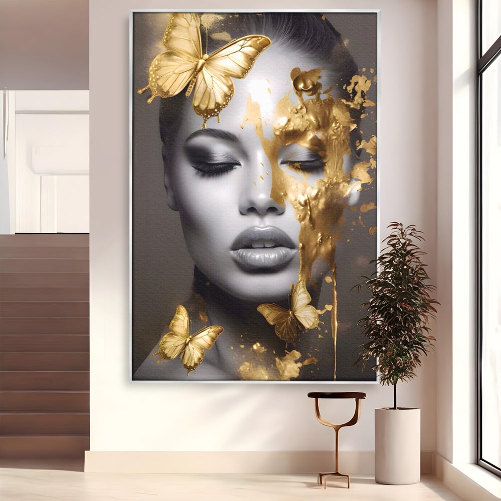 Tablou canvas cu tablou canvas cu portret de femeie si fluturi aurii, in rama de aluminiu argintiu