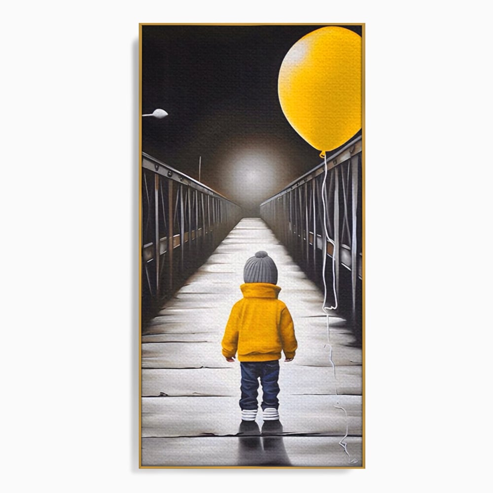 Tablou canvas cu tablou canvas cu un copil si balon galben pe pod, in rama de aluminiu auriu