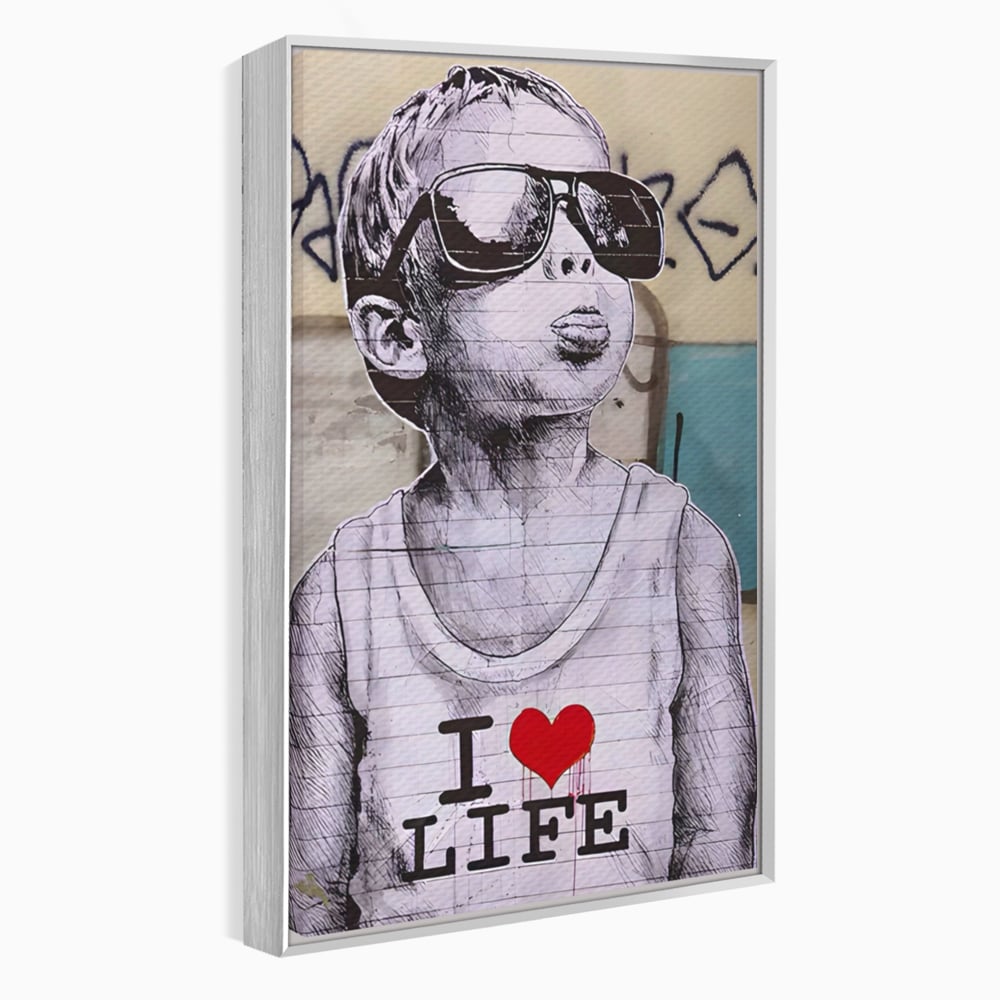 Tablou canvas cu tablou portret copil cu ochelari si inima, in rama de aluminiu argintiu