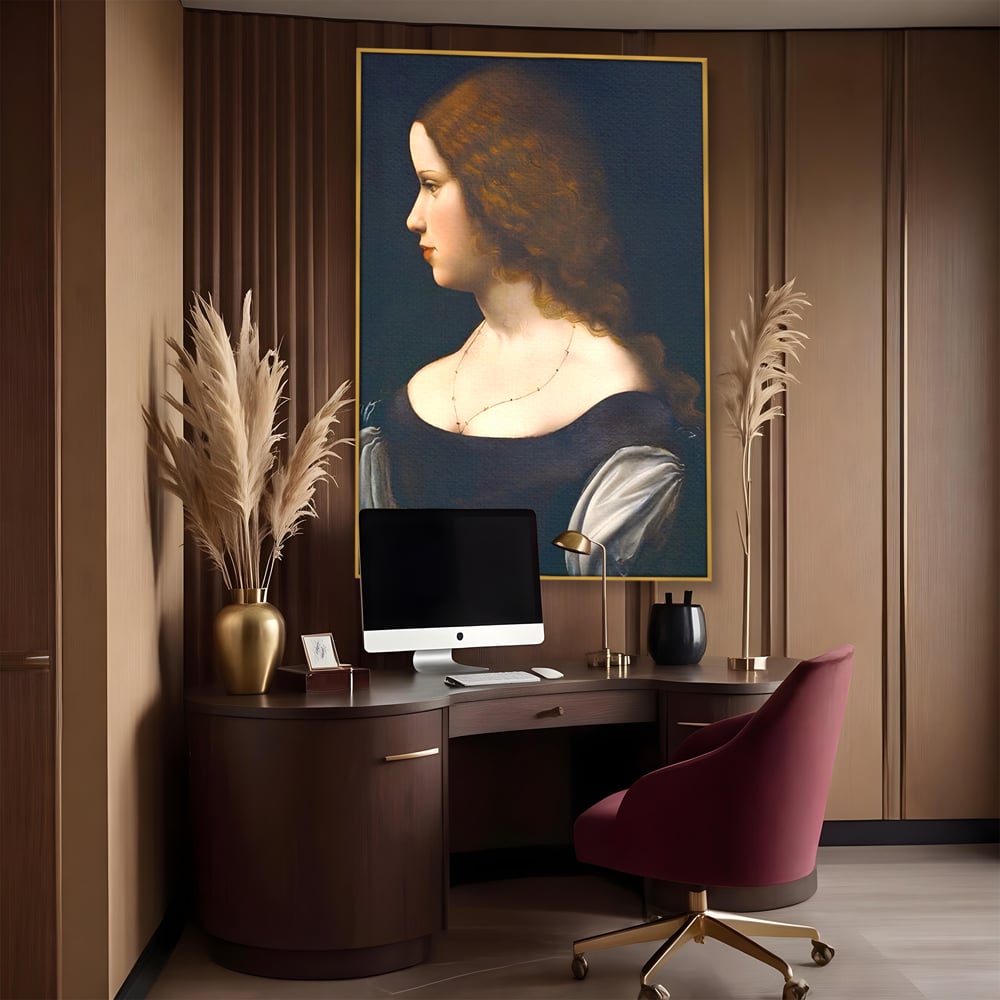 Tablou canvas cu tablou canvas cu portretul unei tinere, in rama de aluminiu auriu, pe perete intr-un birou