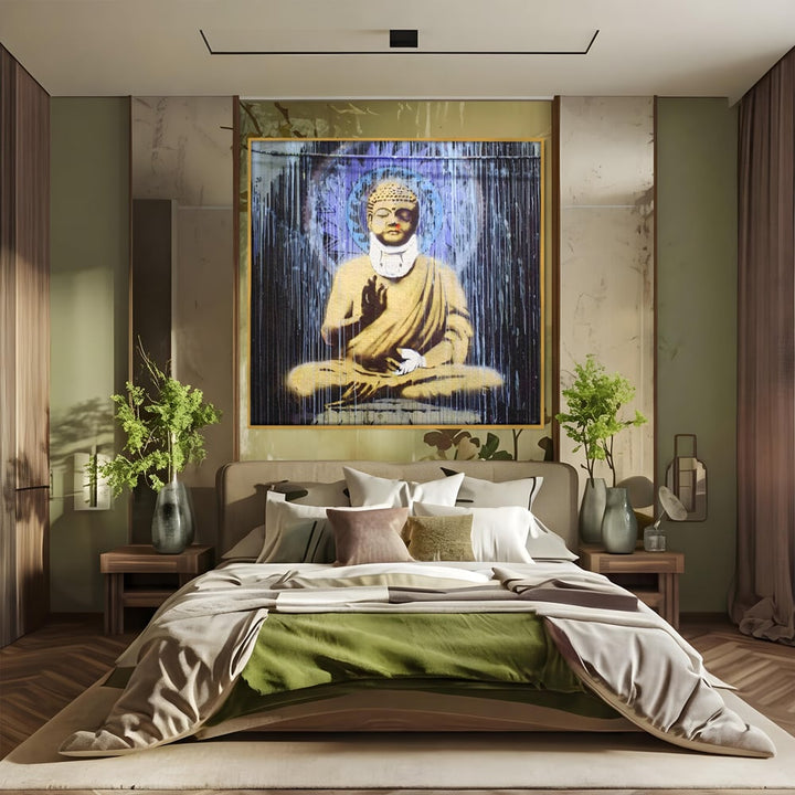 Tablou canvas cu tablou canvas cu statuie buddha stilizata, in rama de aluminiu auriu, pe perete intr-un dormitor