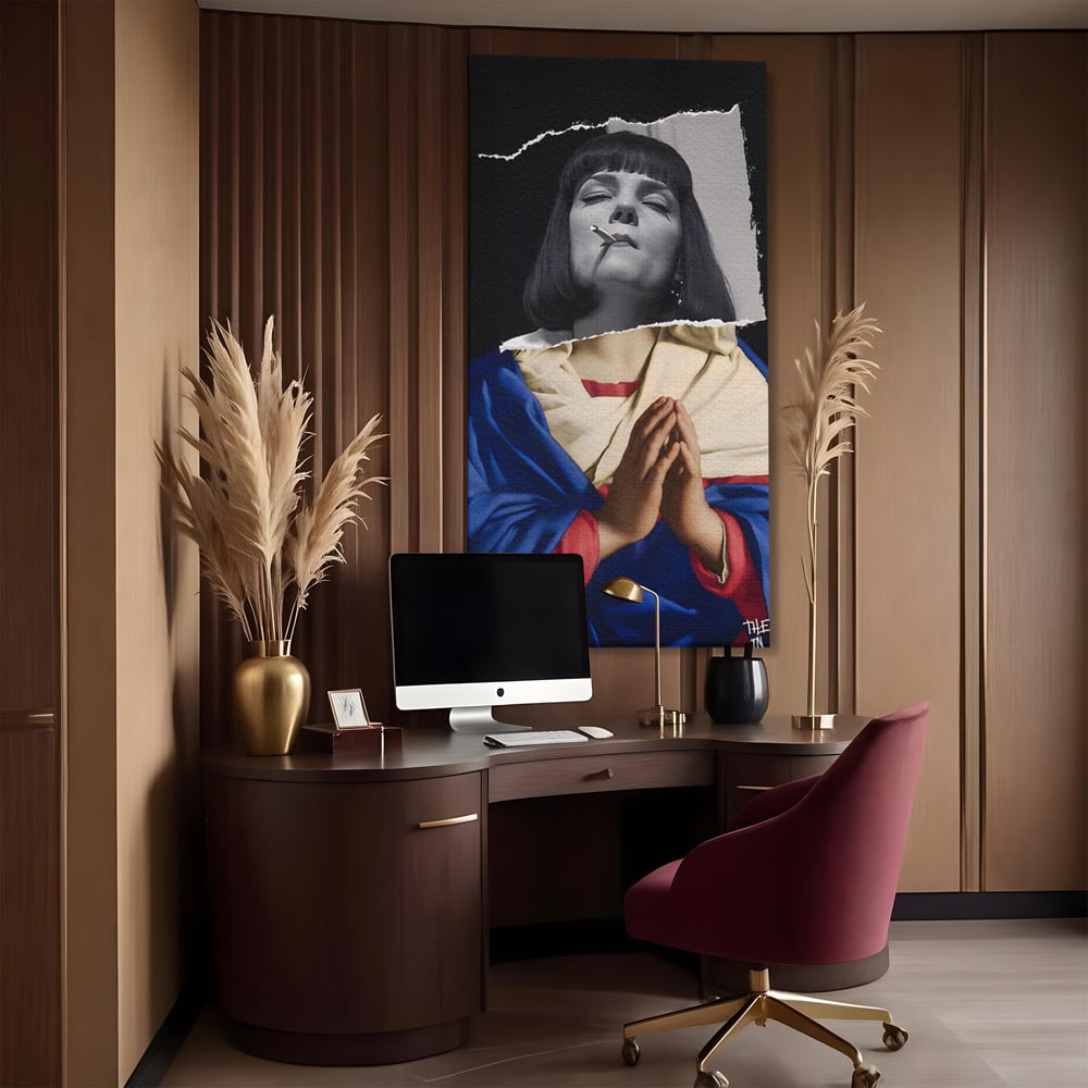 Tablou canvas cu tablou canvas cu colaj suprarealist, fara rama, pe sasiu de lemn, pe perete intr-un birou