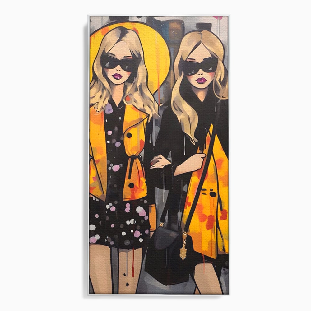 Tablou canvas cu ilustratie cu doua femei fashion, in rama de aluminiu argintiu