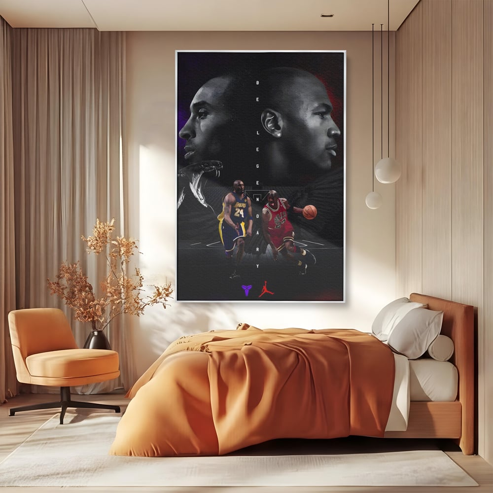 Tablou canvas cu tablou canvas cu michael jordan si kobe bryant, in rama de aluminiu argintiu, pe perete intr-un dormitor
