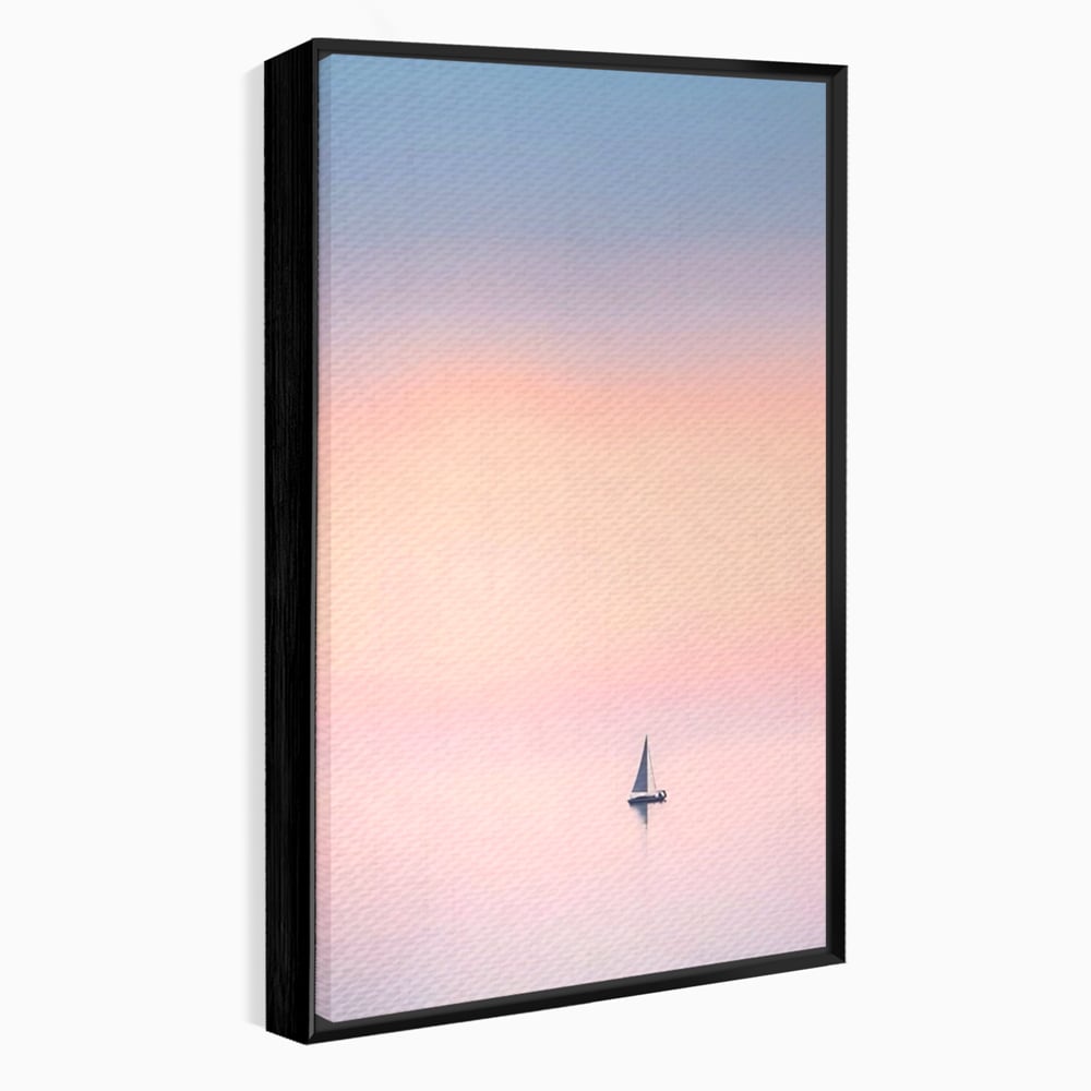 Tablou canvas cu tablou canvas cu barca cu vele pe apa, in rama de aluminiu negru