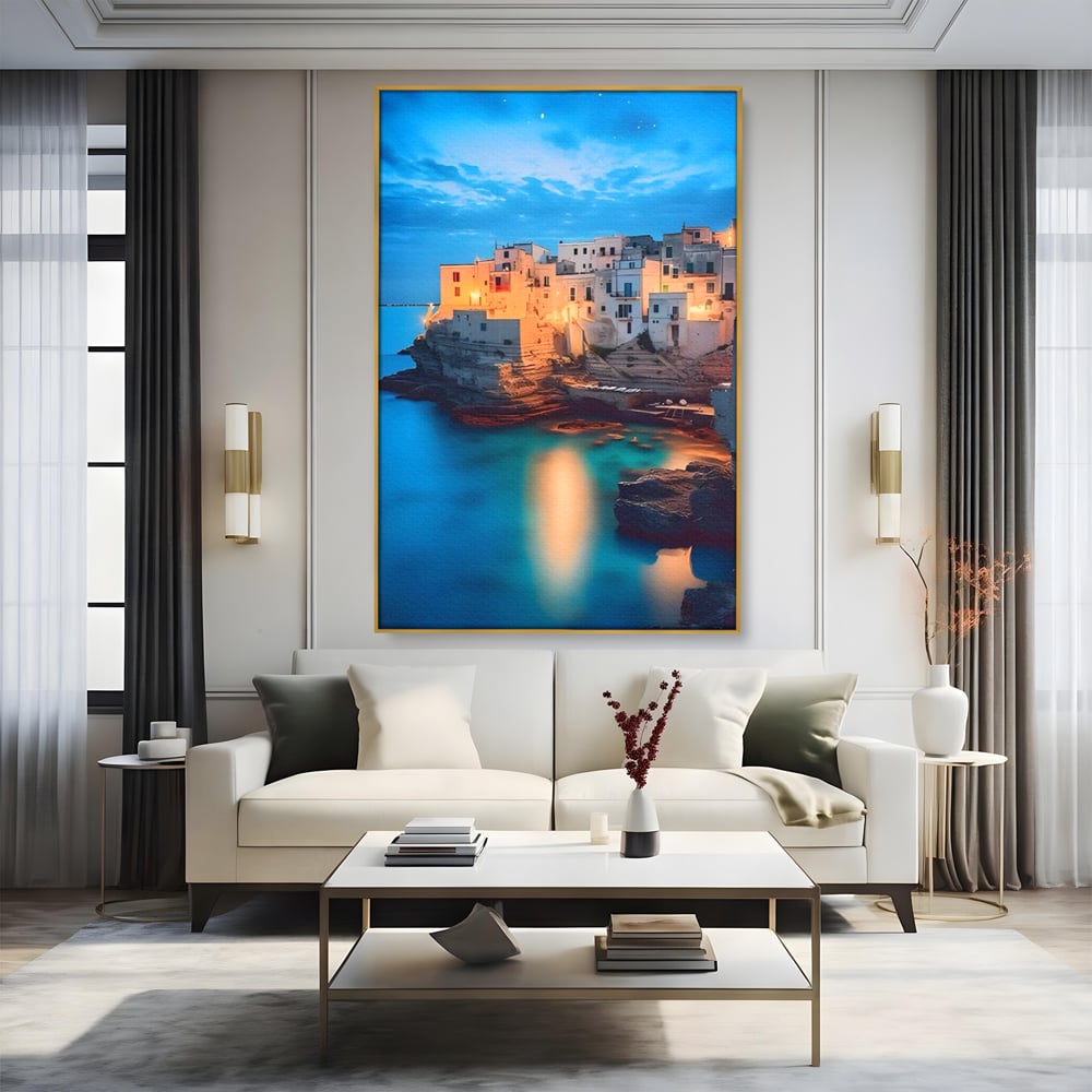 Tablou canvas cu tablou canvas cu peisaj costier nocturn, in rama de aluminiu auriu, pe perete intr-un living