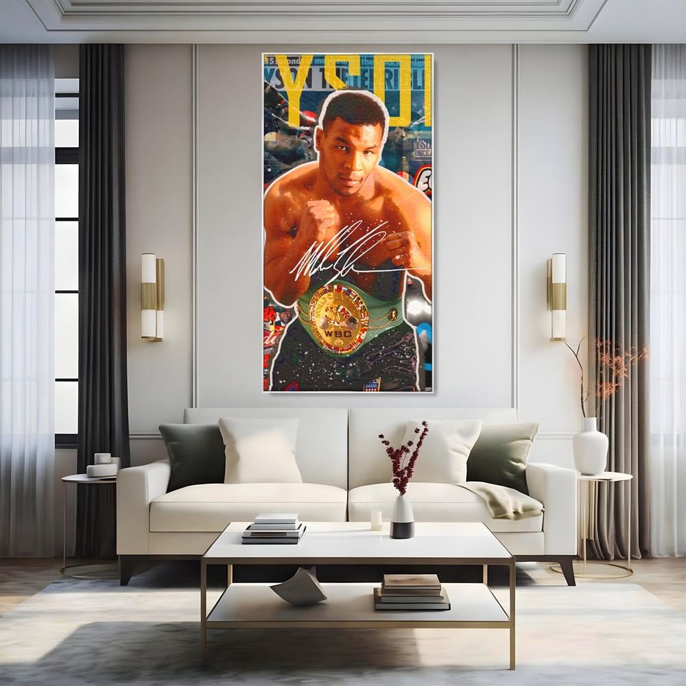 Tablou canvas cu tablou canvas cu boxerul mike tyson, in rama de aluminiu argintiu, pe perete intr-un living