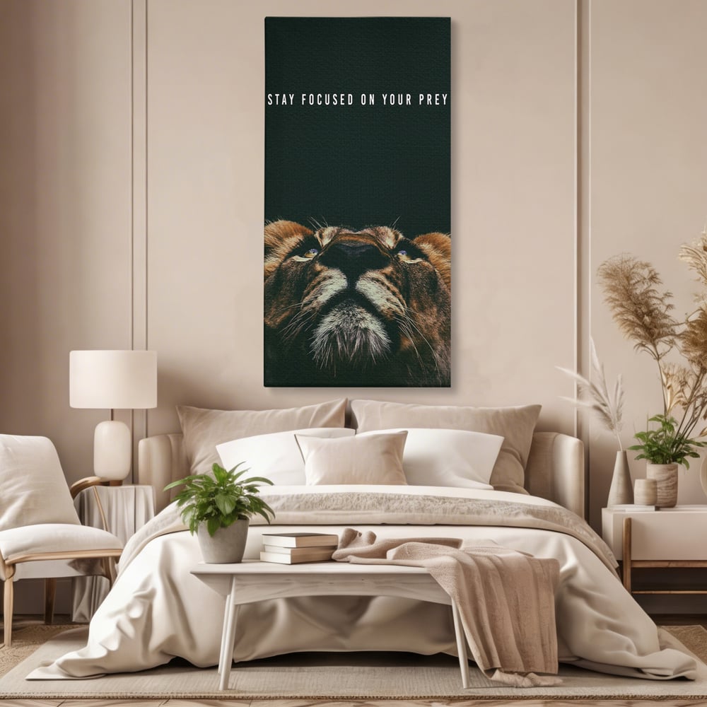 Tablou canvas cu tablou canvas cu leu si mesaj motivational, fara rama, pe sasiu de lemn, pe perete intr-un dormitor