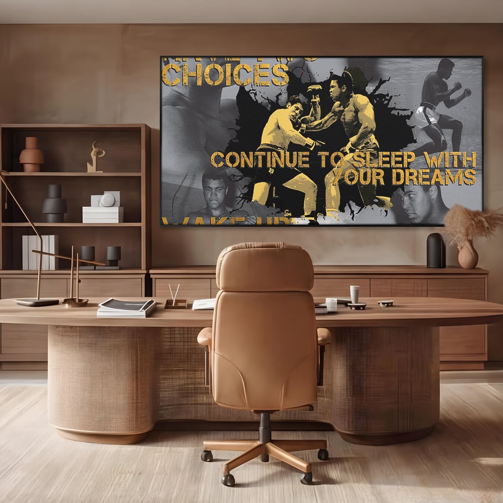 Tablou canvas cu tablou canvas motivational cu muhammad ali, in rama de aluminiu negru, pe perete intr-un birou