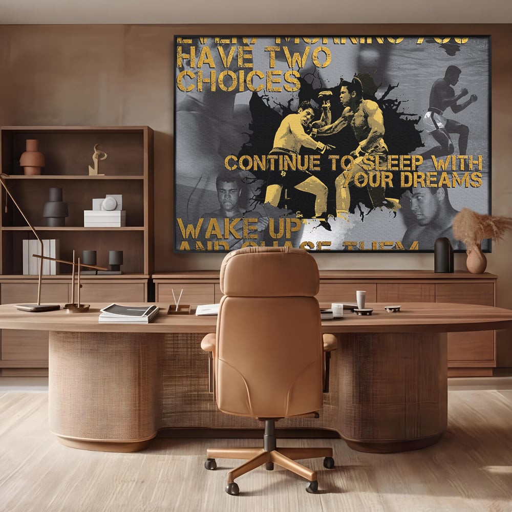 Tablou canvas cu tablou canvas motivational cu muhammad ali, in rama de aluminiu negru, pe perete intr-un birou