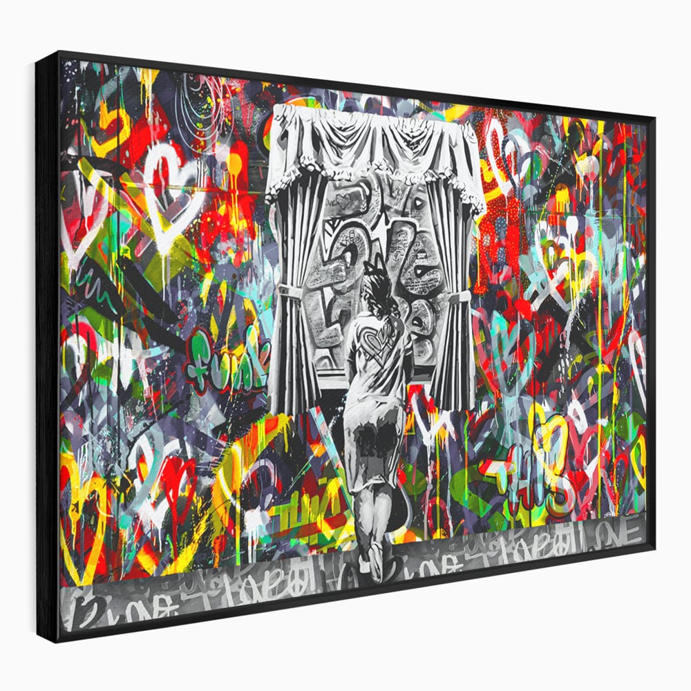 Tablou canvas cu tablou canvas cu graffiti urban si o silueta, in rama de aluminiu negru