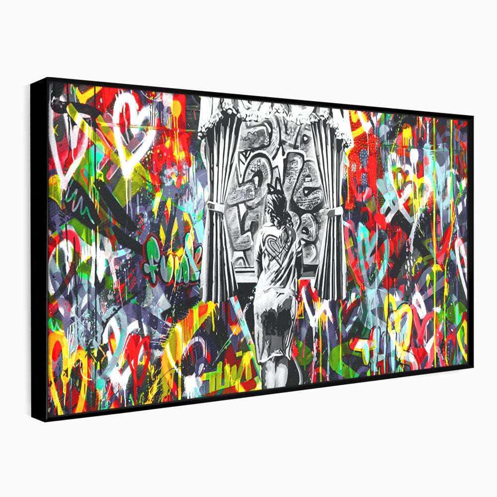 Tablou canvas cu tablou canvas cu graffiti urban si o silueta, in rama de aluminiu negru