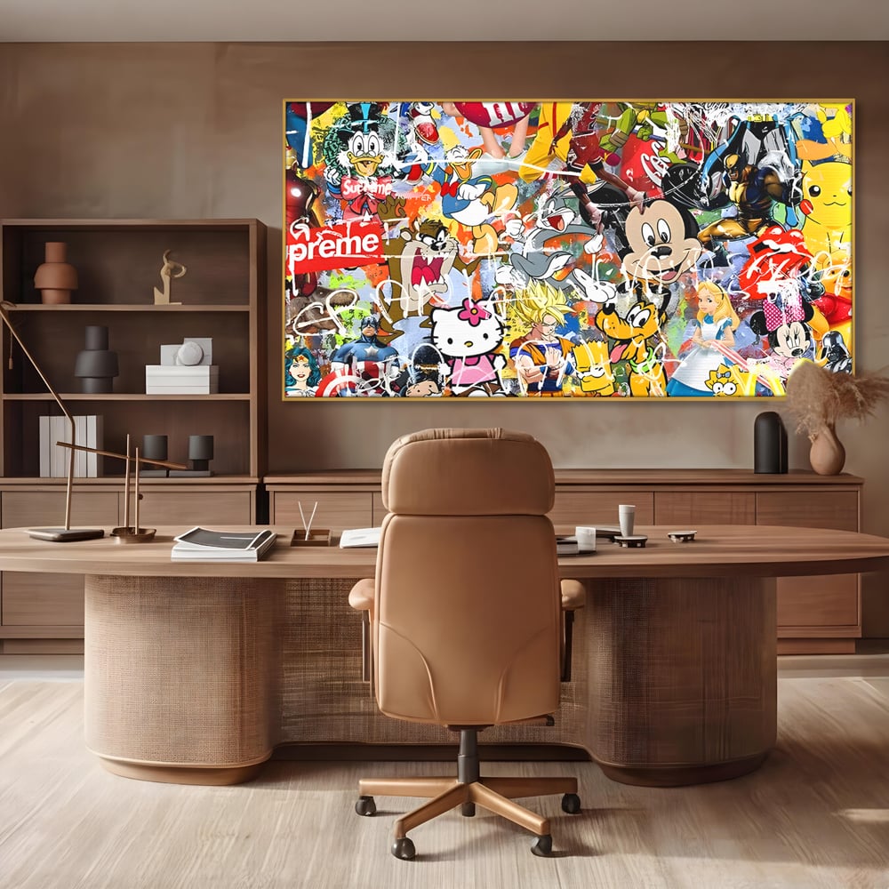 Tablou canvas cu tablou canvas cu personaje din desene animate, in rama de aluminiu auriu, pe perete intr-un birou