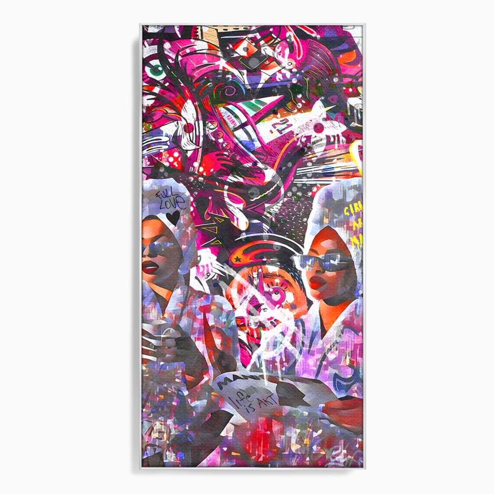 Tablou canvas cu tablou canvas cu femei si graffitti, in rama de aluminiu argintiu