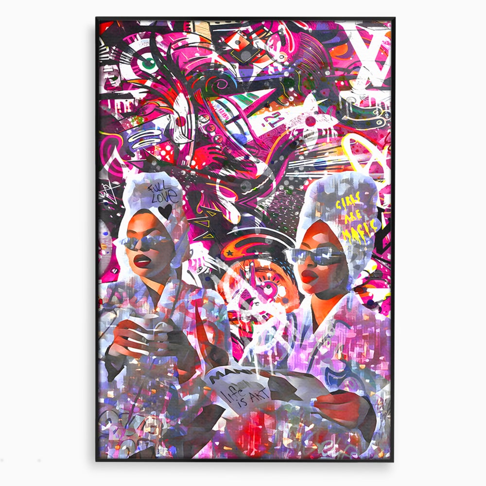 Tablou canvas cu tablou canvas cu femei si graffitti, in rama de aluminiu negru