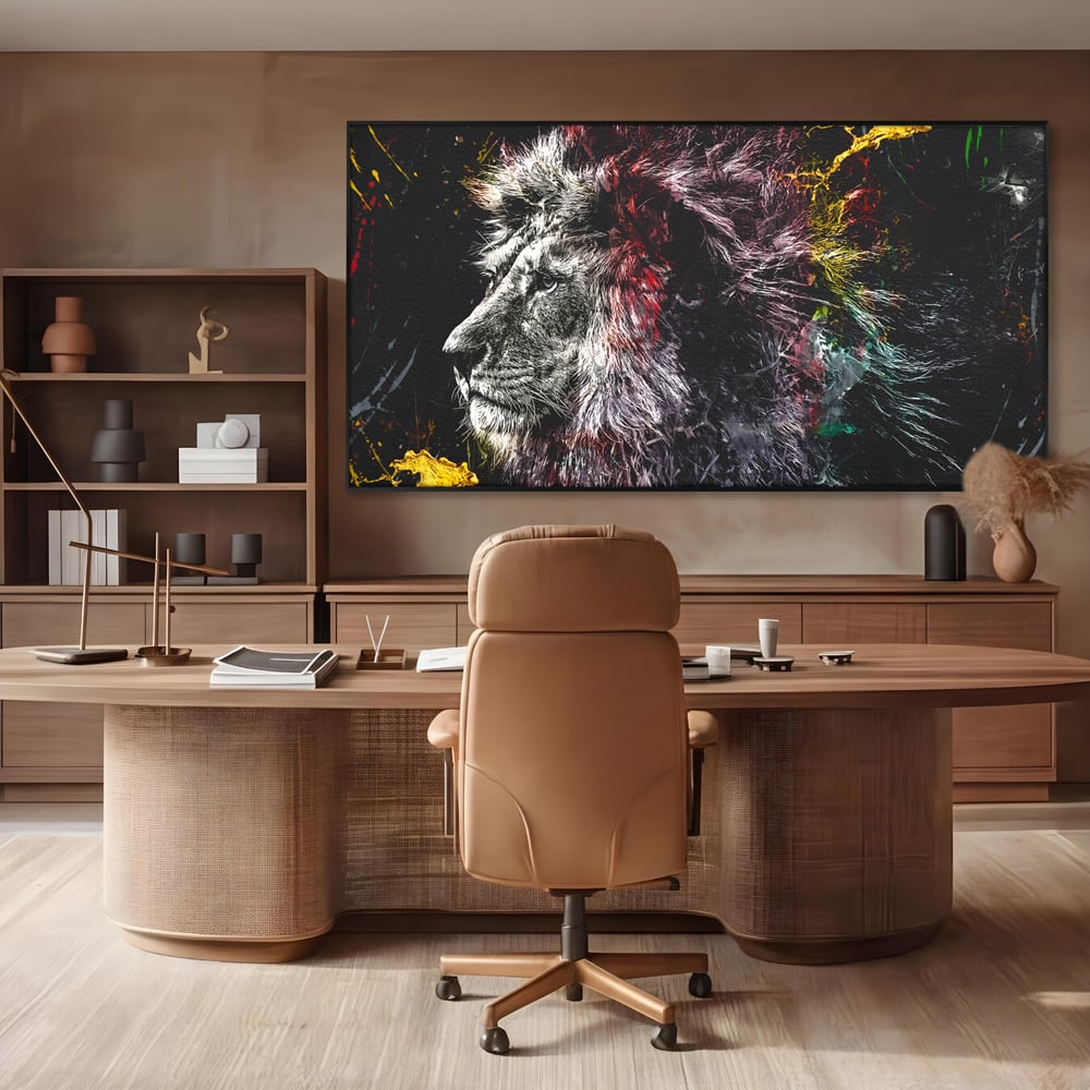 Tablou canvas cu ilustratie digitala cu profil de leu, in rama de aluminiu negru, pe perete intr-un birou