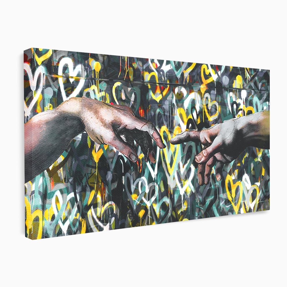 Tablou canvas cu tablou canvas cu mainile care se ating si fundal cu inimi, fara rama, pe sasiu de lemn