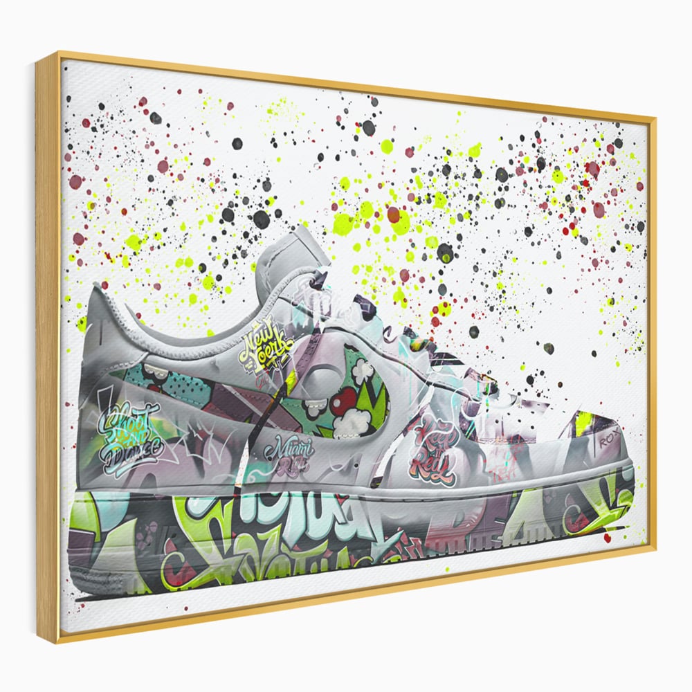 Tablou canvas cu tablou canvas cu adidasi graffiti, in rama de aluminiu auriu