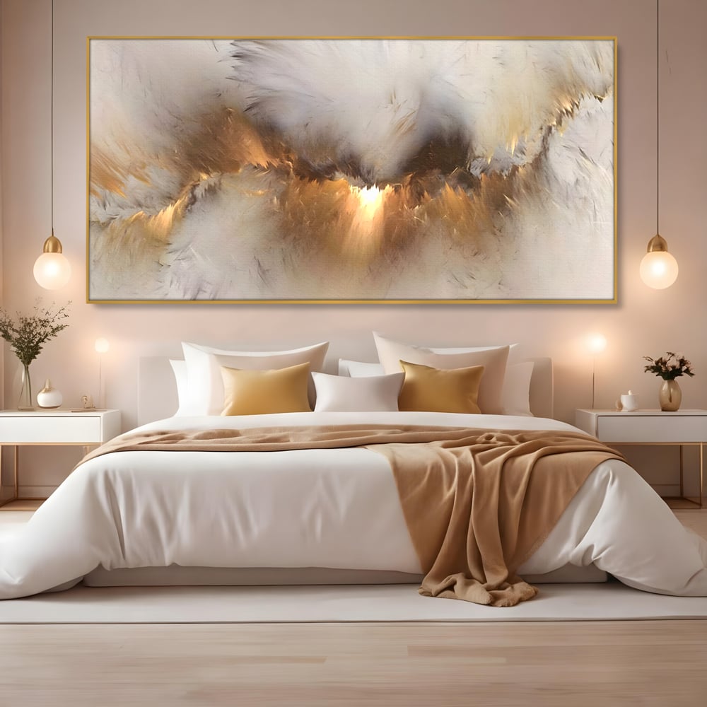 Tablou canvas cu tablou canvas cu peisaj abstract luminos, in rama de aluminiu auriu, pe perete intr-un dormitor