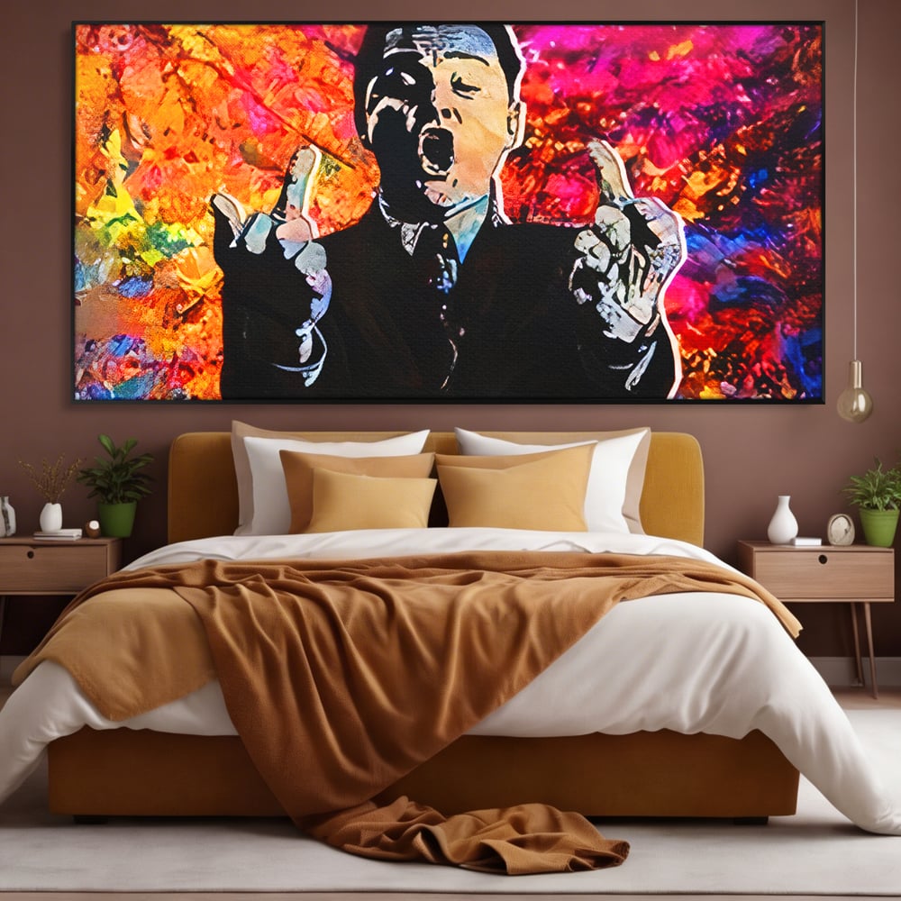 Tablou canvas cu tablou canvas cu leonardo dicaprio pop art, in rama de aluminiu negru, pe perete intr-un dormitor