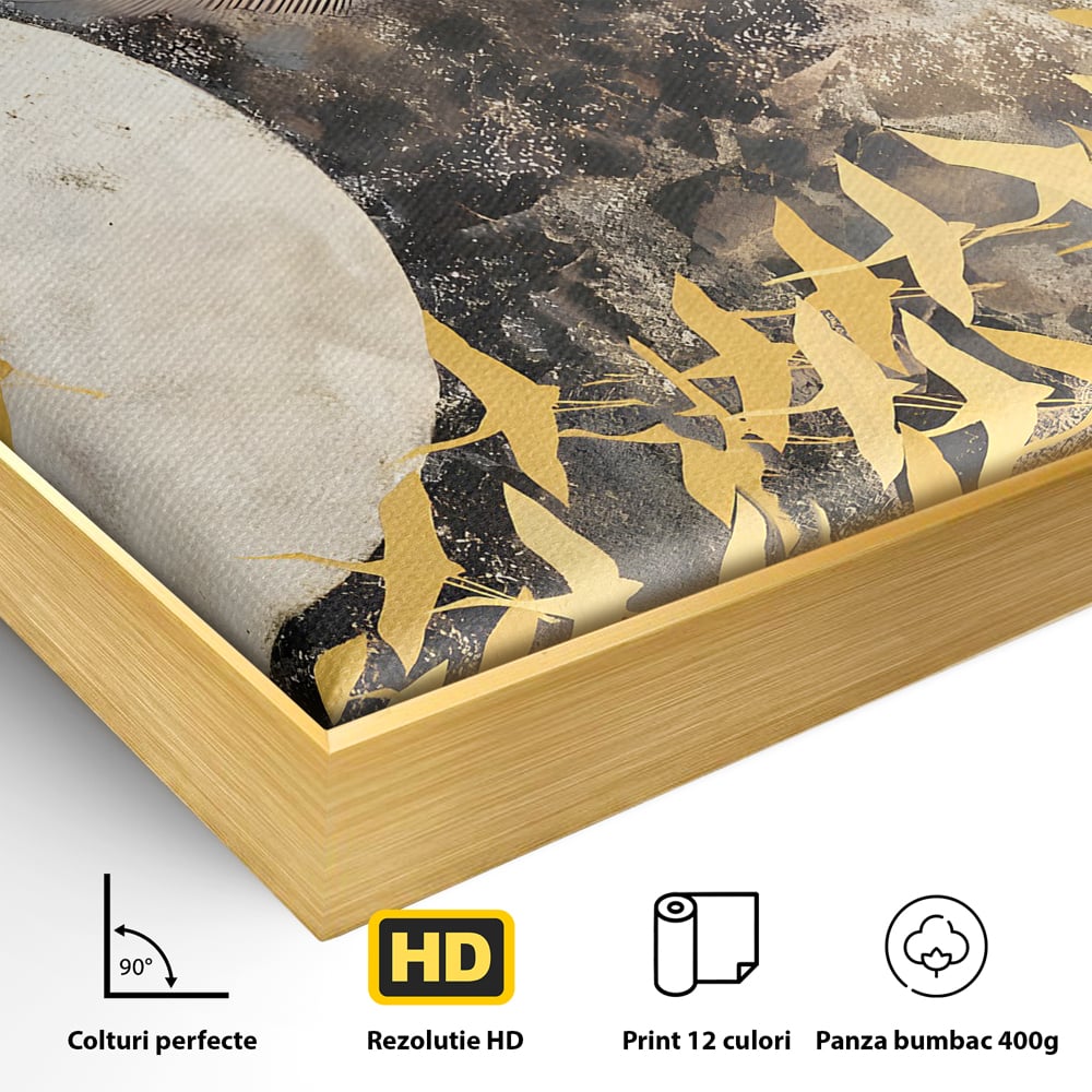 Detaliu al suprafetei: tablou canvas cu pasari aurii si luna, in rama de aluminiu auriu