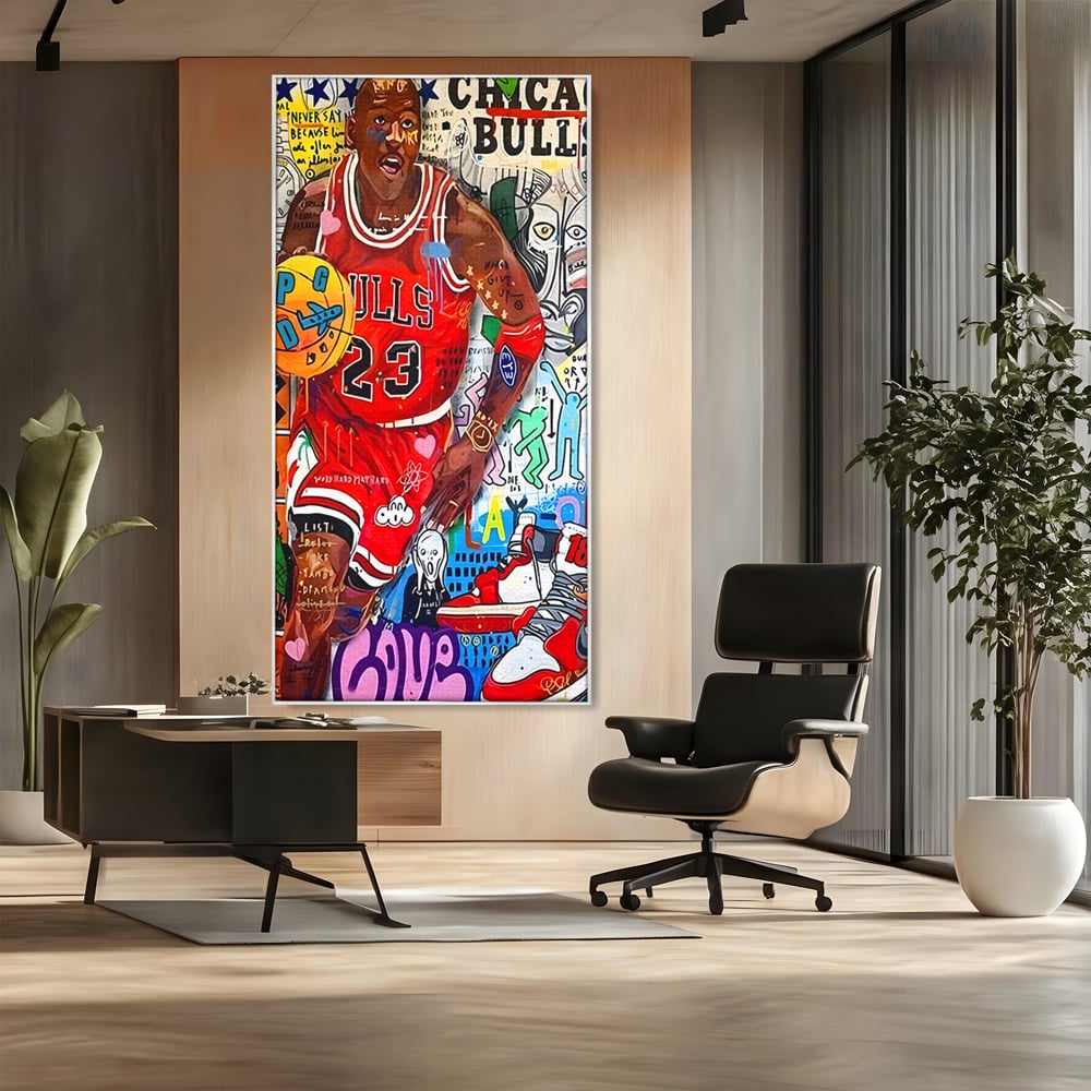 Tablou canvas cu tablou canvas cu michael jordan in stil graffiti, in rama de aluminiu argintiu, pe perete intr-un birou