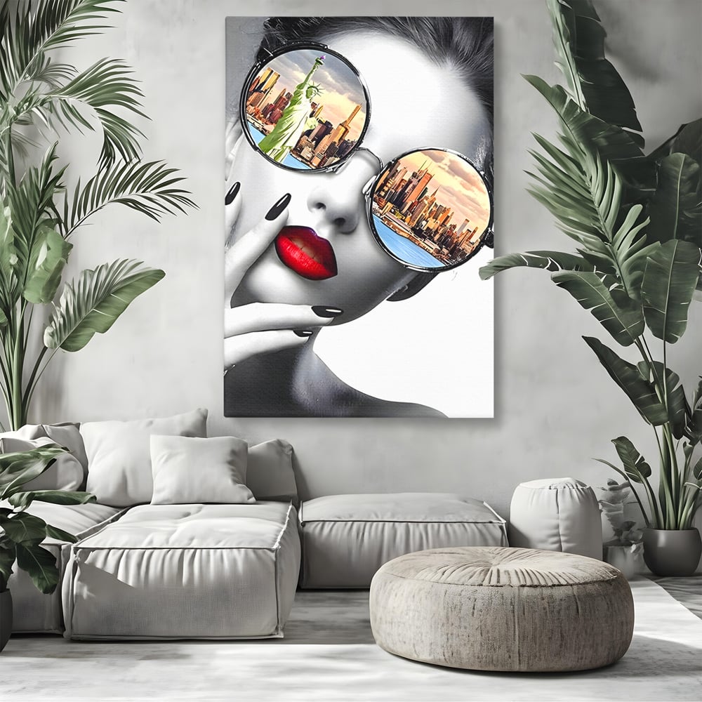 Tablou canvas cu tablou canvas cu portret femeie ochelari, fara rama, pe sasiu de lemn, pe perete intr-un living