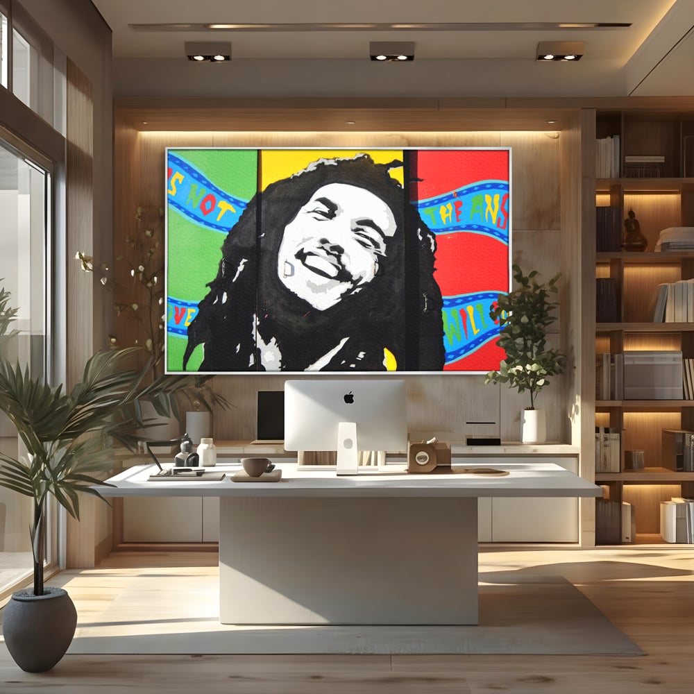 Tablou canvas cu tablou pictat cu portretul lui bob marley, in rama de aluminiu argintiu, pe perete intr-un birou