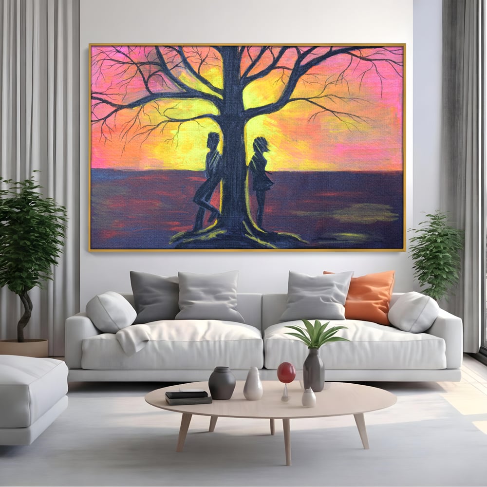 Tablou canvas cu pictura cuplu sub copac la apus, in rama de aluminiu auriu, pe perete intr-un living