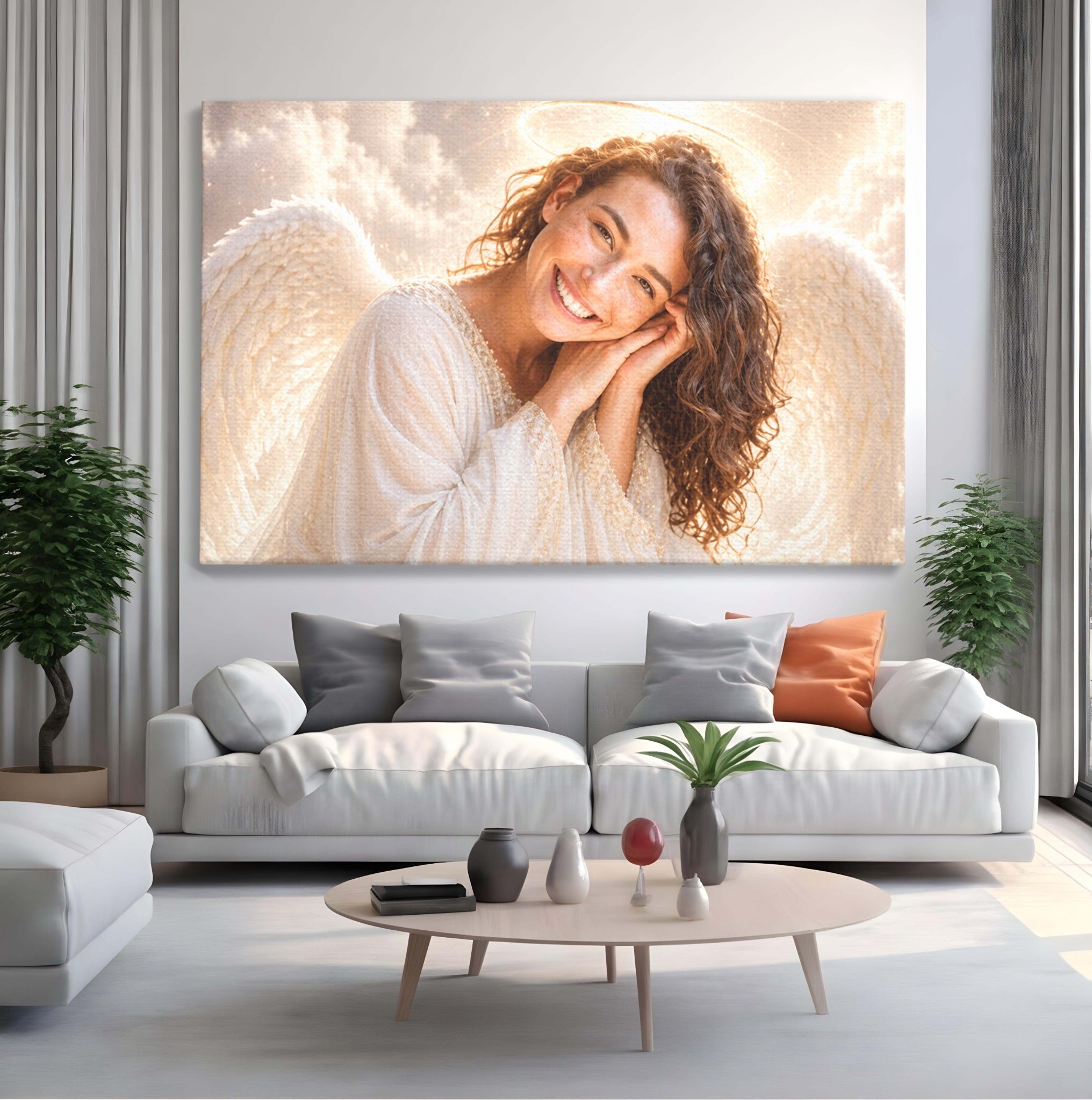 Imagine cu tablou cu femeie inger zambitoare, tiparita pe panza canvas