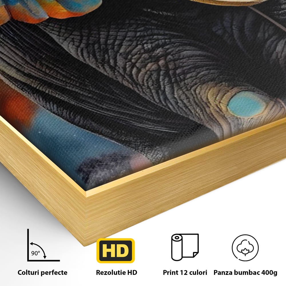 Detaliu al suprafetei: tablou canvas cu elefant colorat si luna, in rama de aluminiu auriu