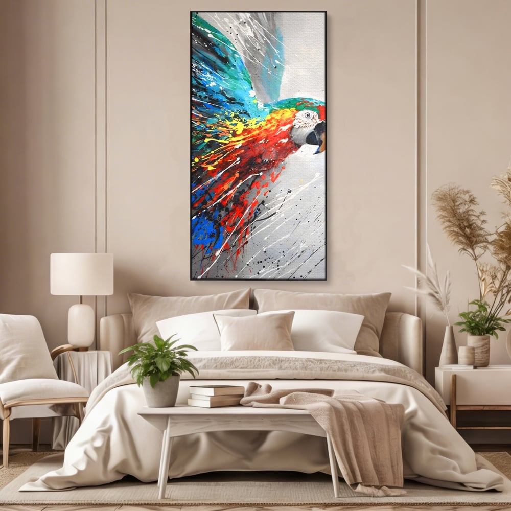 Tablou canvas cu tablou canvas cu papagal colorat, in rama de aluminiu negru, pe perete intr-un dormitor