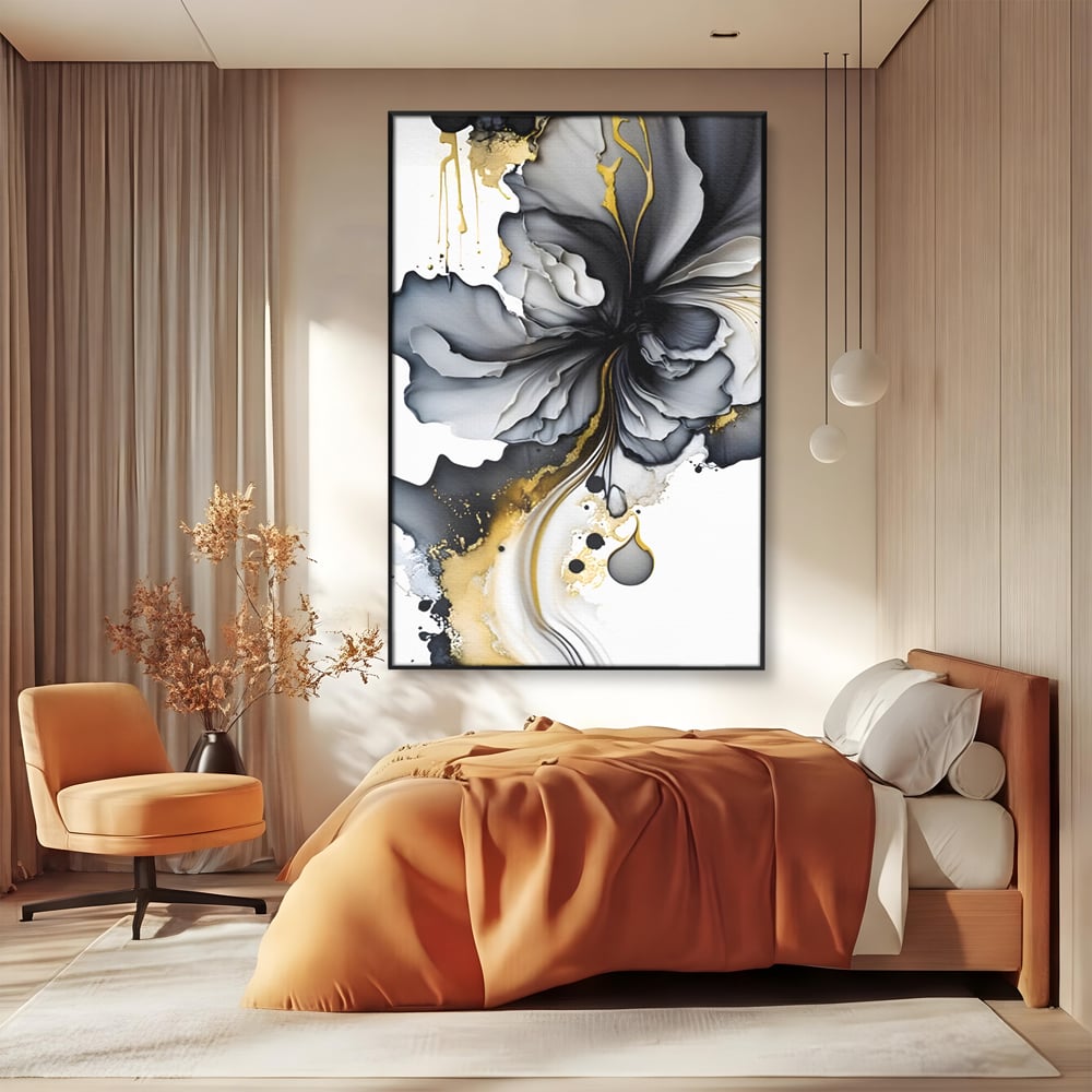Tablou canvas cu tablou abstract cu floare neagra si accente aurii, in rama de aluminiu negru, pe perete intr-un dormitor