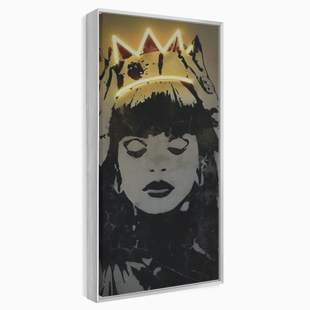 Tablou canvas cu tablou canvas cu portretul unei regine, in rama de aluminiu argintiu