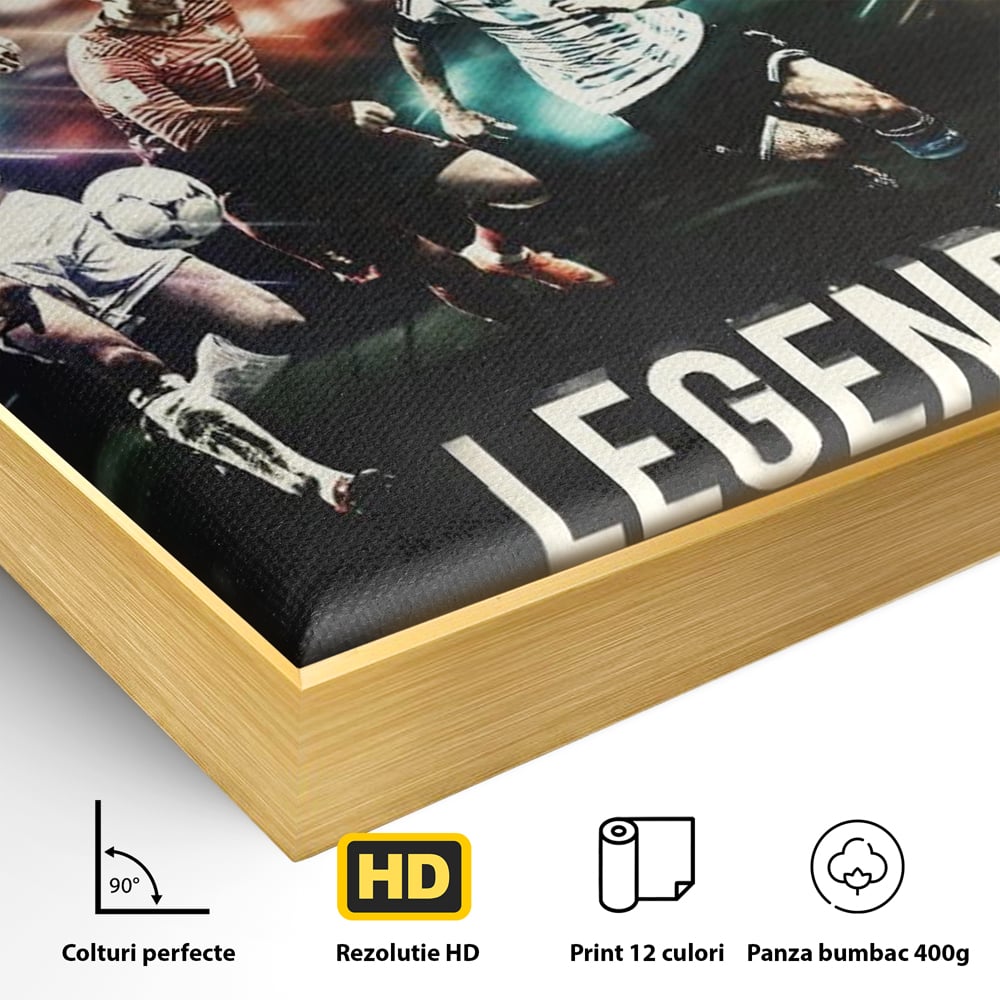 Detaliu al suprafetei: tablou canvas cu legendele fotbalului, in rama de aluminiu auriu