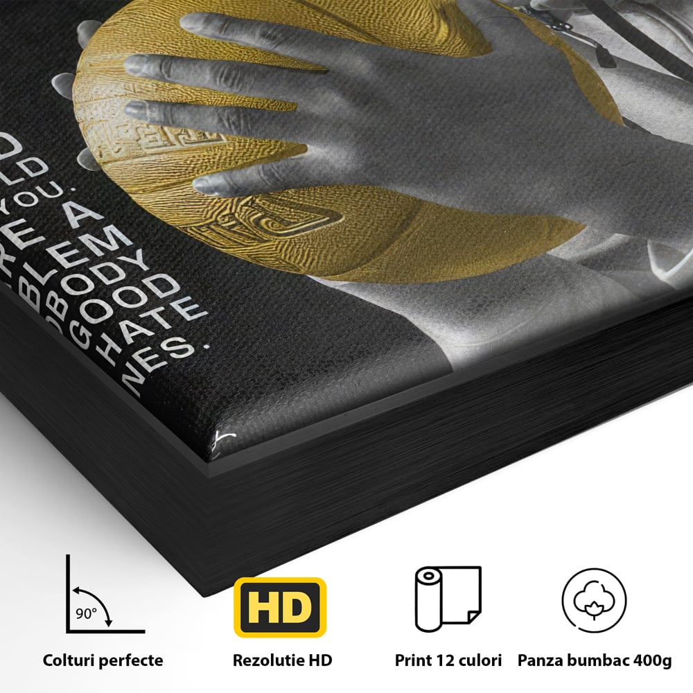 Detaliu al suprafetei: tablou canvas cu kobe bryant si minge aurie, in rama de aluminiu negru