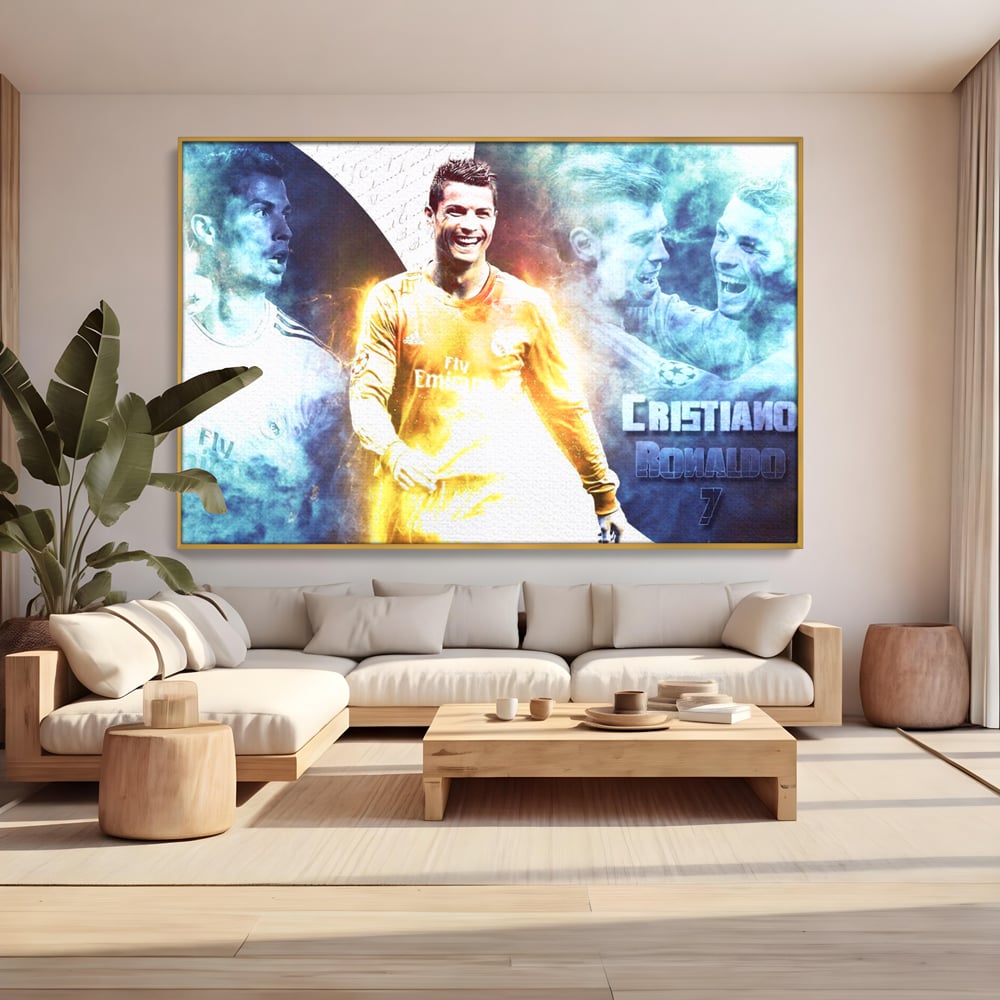 Tablou canvas cu tablou canvas cu cristiano ronaldo, in rama de aluminiu auriu, pe perete intr-un living