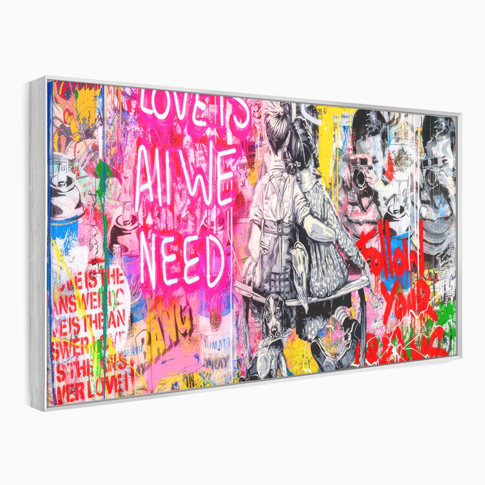 Tablou canvas cu tablou canvas cu graffiti si cuplu pe banca, in rama de aluminiu argintiu