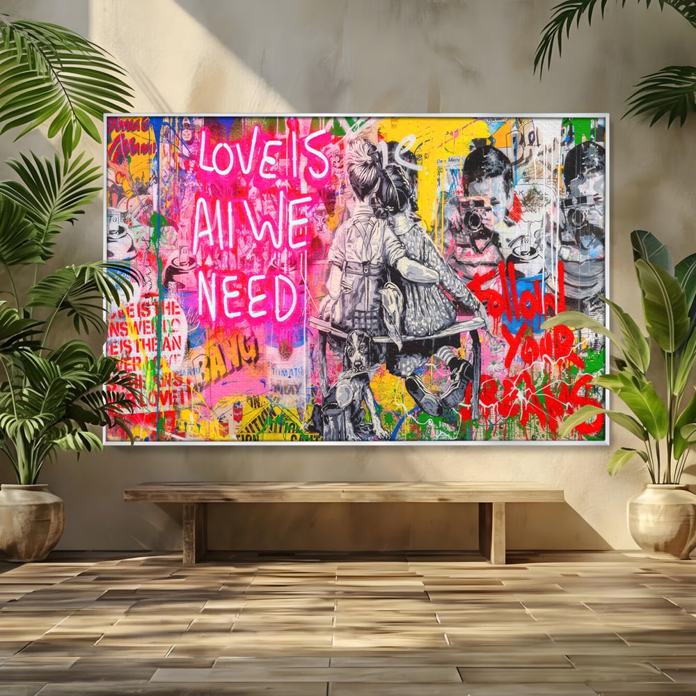 Tablou canvas cu tablou canvas cu graffiti si cuplu pe banca, in rama de aluminiu argintiu