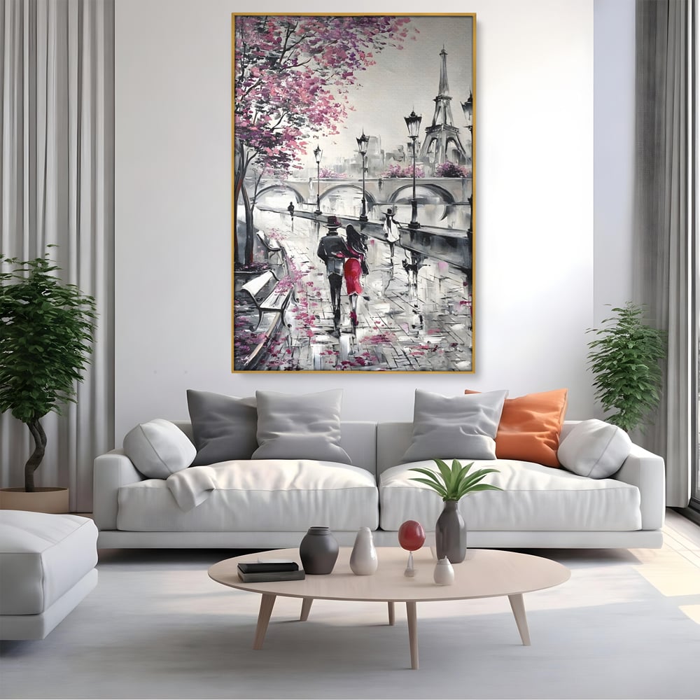 Tablou canvas cu pictura cu cuplu in paris, in rama de aluminiu auriu, pe perete intr-un living