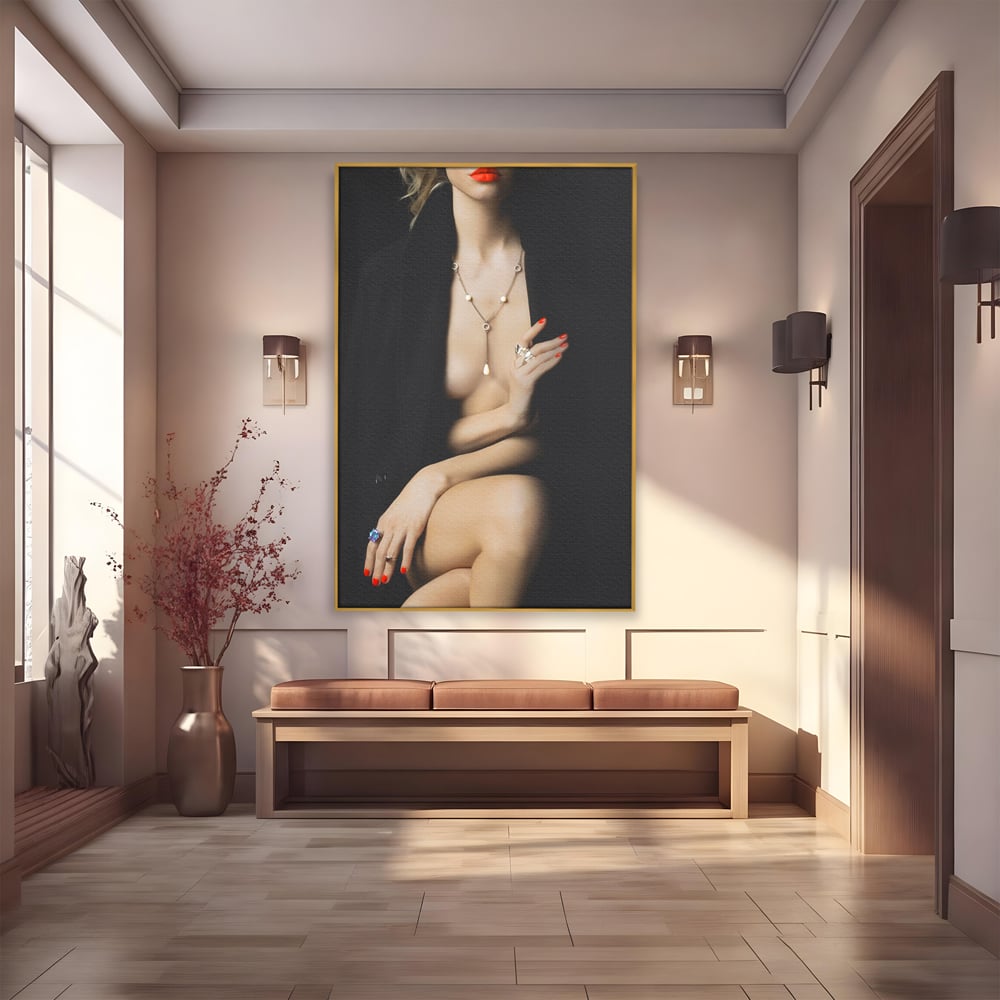 Tablou canvas cu tablou canvas cu portret artistic de femeie, in rama de aluminiu auriu