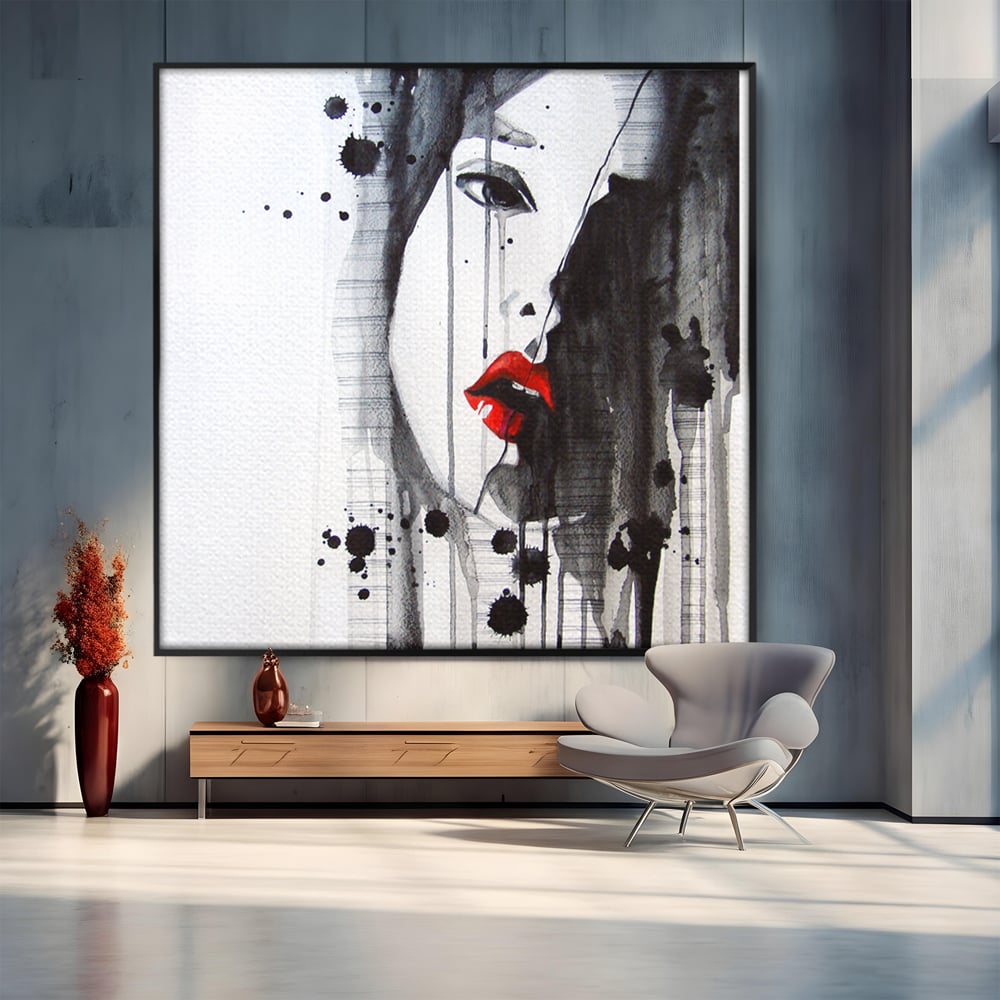 Tablou canvas cu tablou canvas cu chip de femeie si buze rosii, in rama de aluminiu negru