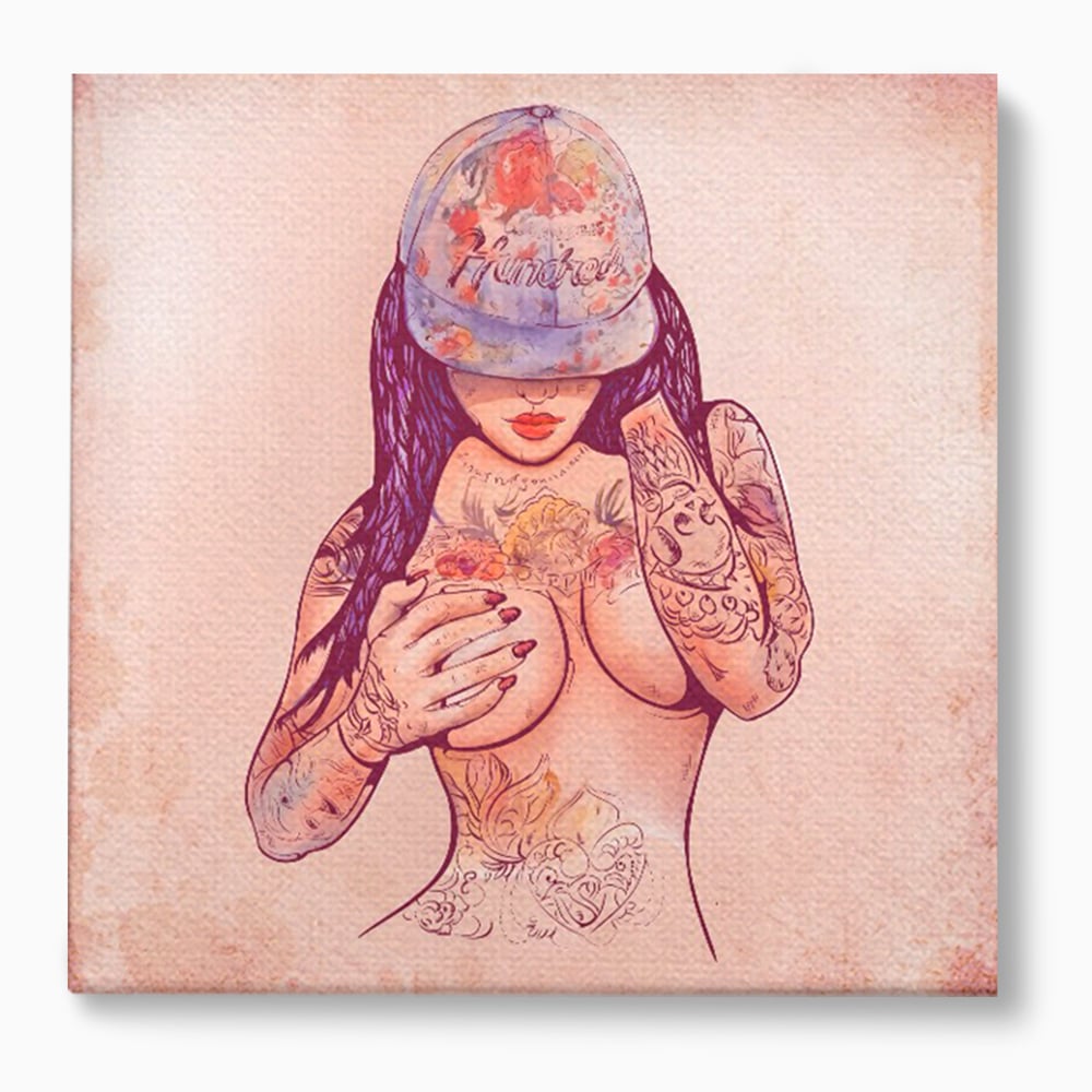 Tablou canvas cu ilustratie digitala cu femeie tatuata, fara rama, pe sasiu de lemn