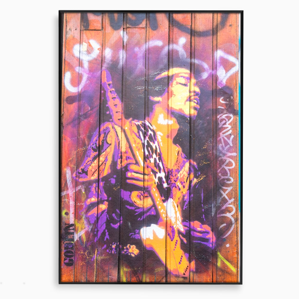Tablou canvas cu tablou canvas cu jimi hendrix cantand la chitara, in rama de aluminiu negru