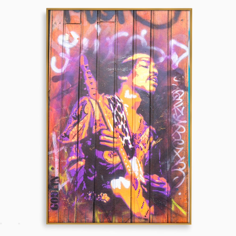 Tablou canvas cu tablou canvas cu jimi hendrix cantand la chitara, in rama de aluminiu auriu