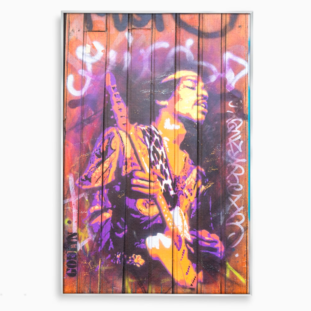 Tablou canvas cu tablou canvas cu jimi hendrix cantand la chitara, in rama de aluminiu argintiu