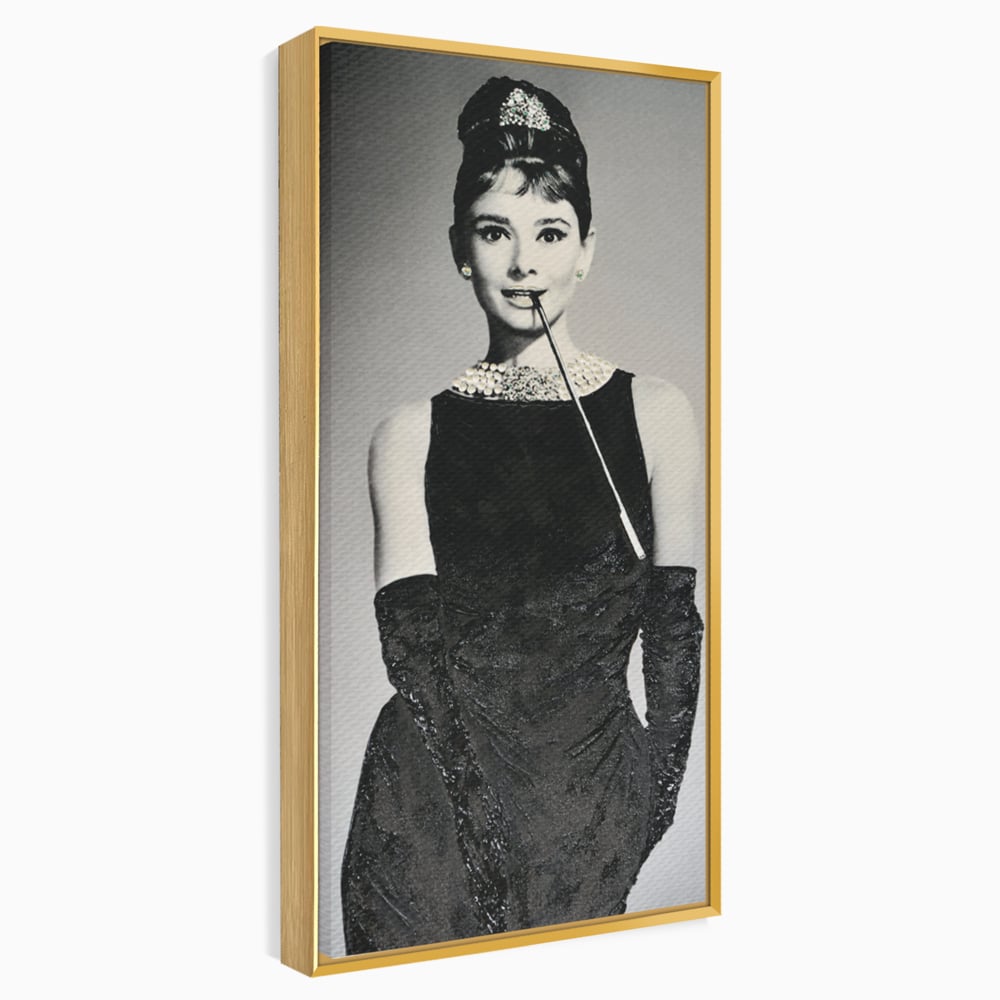 Tablou canvas cu tablou portret audrey hepburn cu tigara, in rama de aluminiu auriu