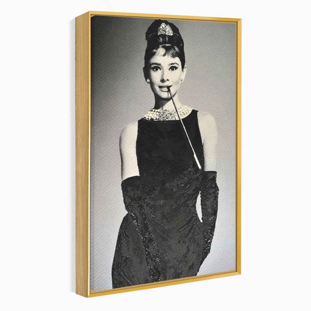 Tablou canvas cu tablou portret audrey hepburn cu tigara, in rama de aluminiu auriu