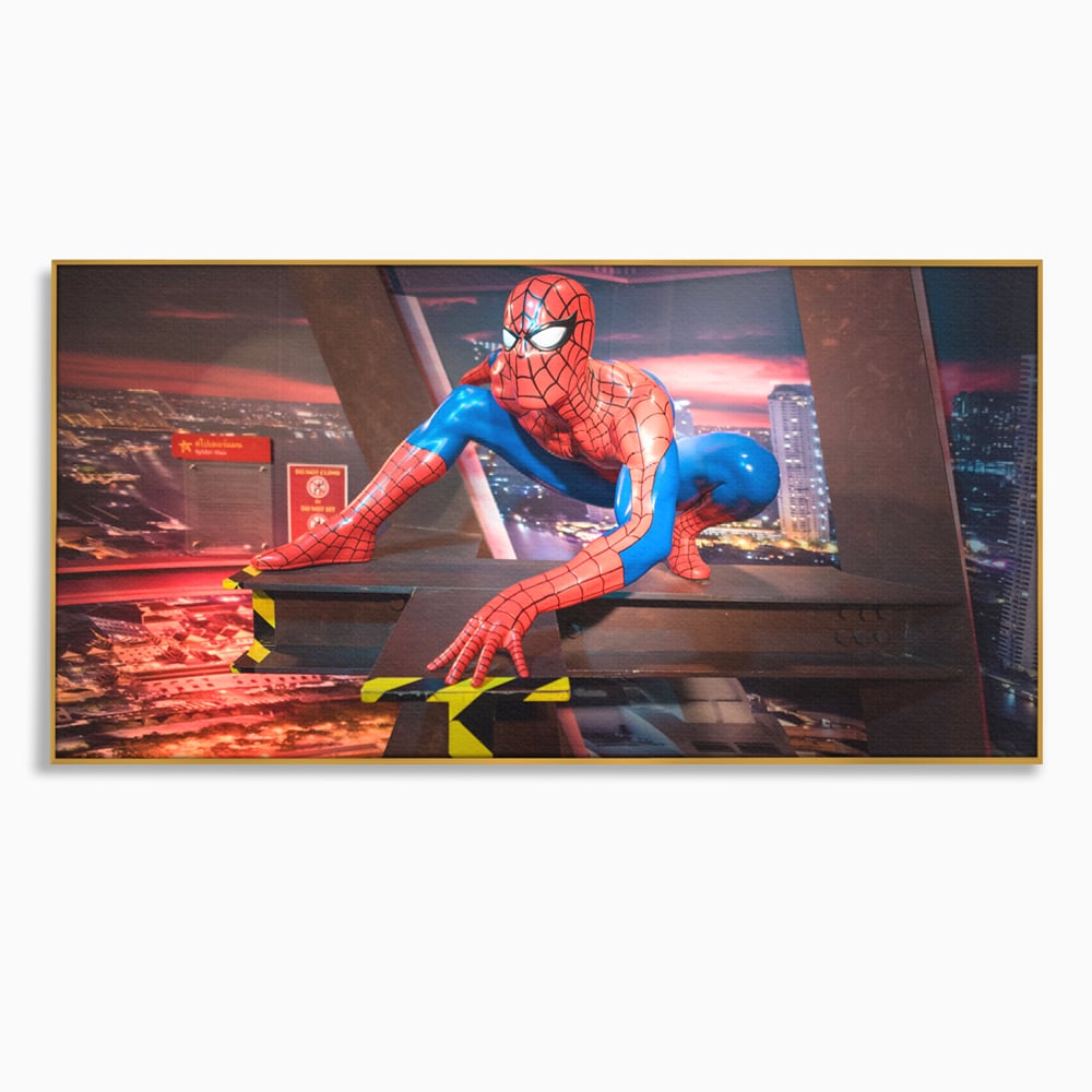 Tablou canvas cu tablou canvas cu figurina spider man, in rama de aluminiu auriu